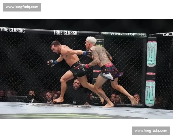 UFC重量级经典对决大布对阵锤子血战擂台全解析历史意义与战术回顾