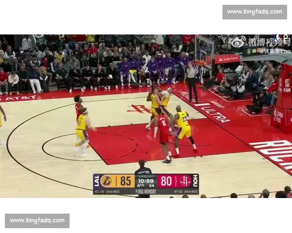 湖人勇士巅峰对决全场录像回顾关键回合与巨星表现解析精彩瞬间